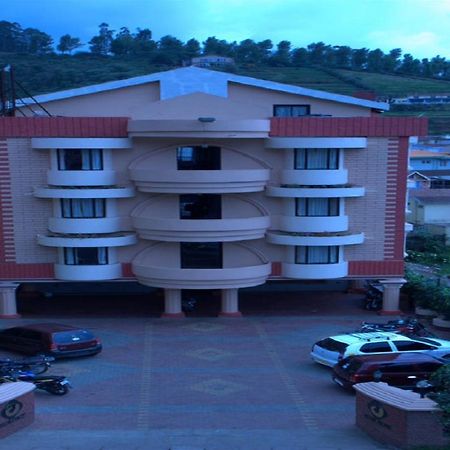 Hotel Blue Bird Ooty Dış mekan fotoğraf