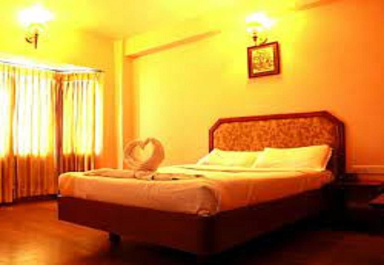 Hotel Blue Bird Ooty Dış mekan fotoğraf