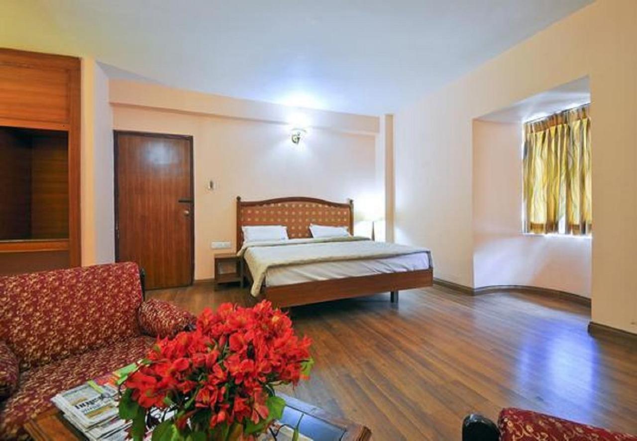 Hotel Blue Bird Ooty Dış mekan fotoğraf