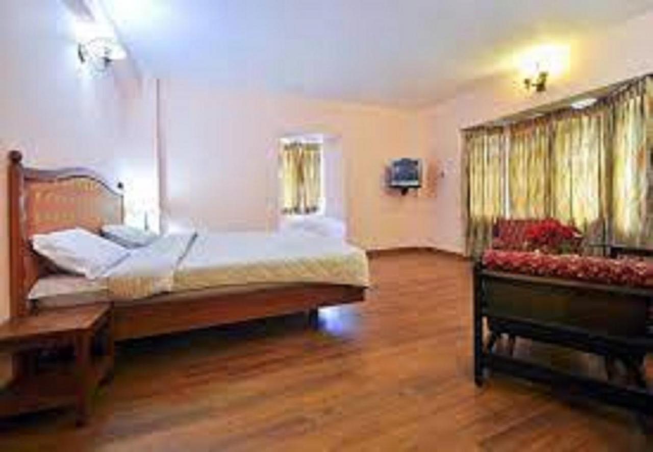 Hotel Blue Bird Ooty Dış mekan fotoğraf