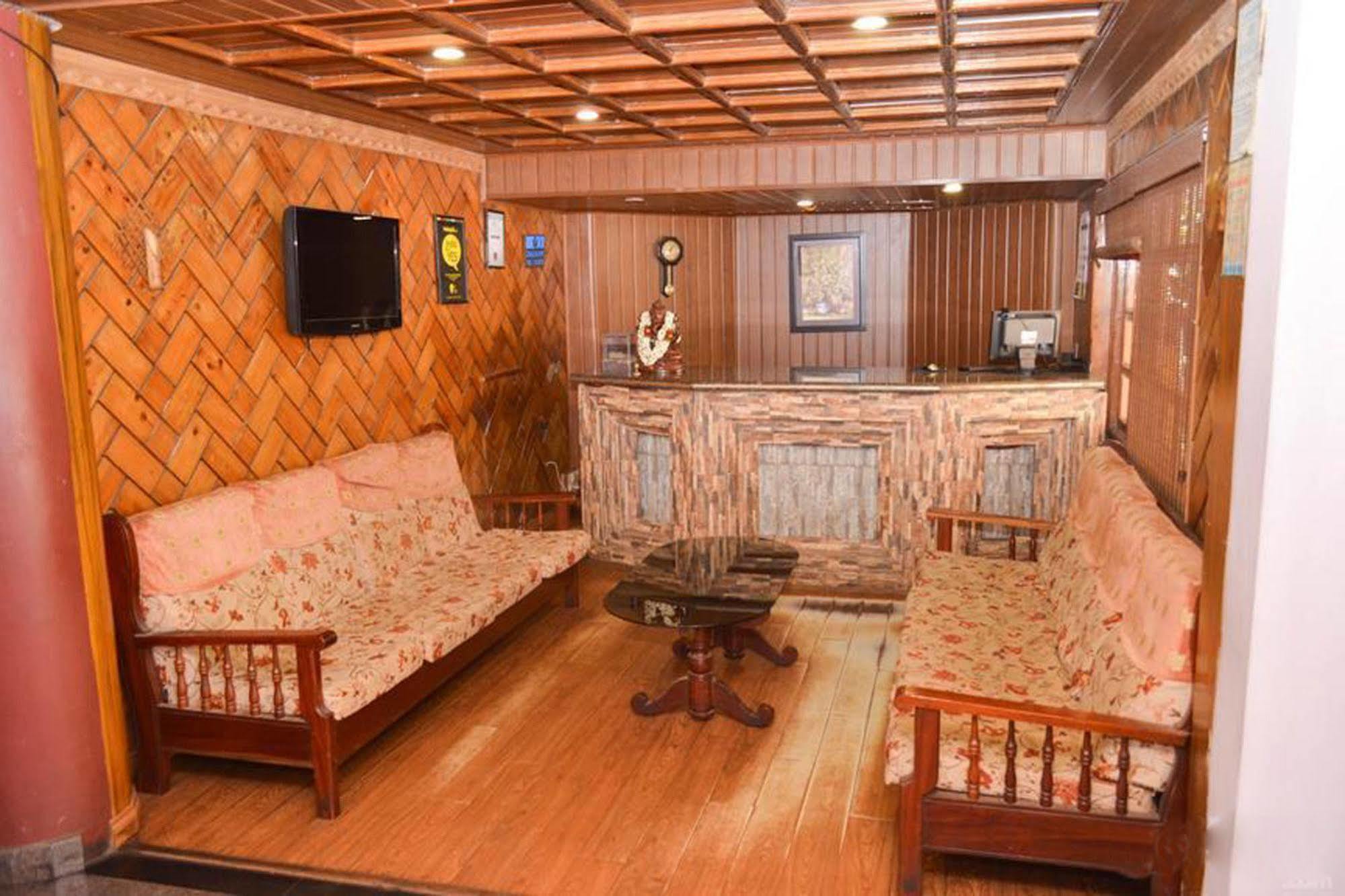 Hotel Blue Bird Ooty Dış mekan fotoğraf